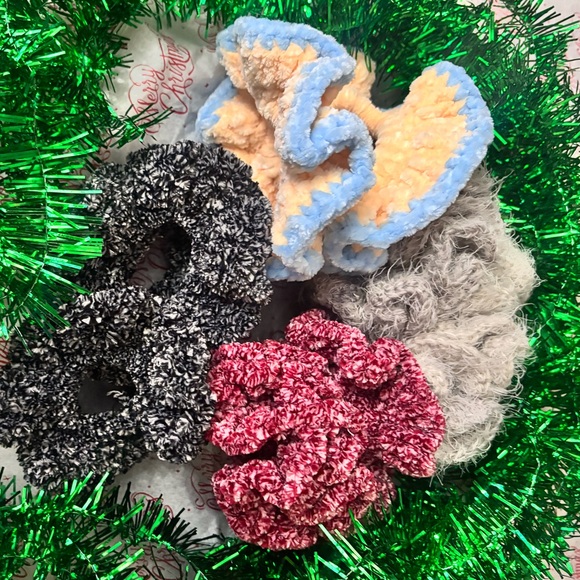 10 Bunches of Scrunchies. Perfect for teens. A perfect stocking stuffer. - Picture 5 of 10